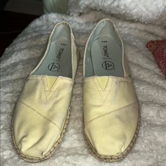 TOMS Light Yellow Espadrille Shoes - Picture 1 of 13
